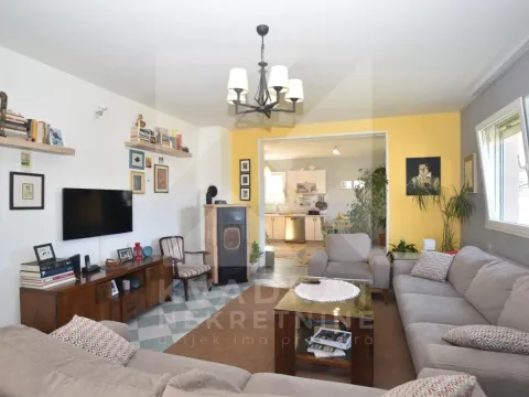 Sale, house, 150m², Tološi, Podgorica - image 2