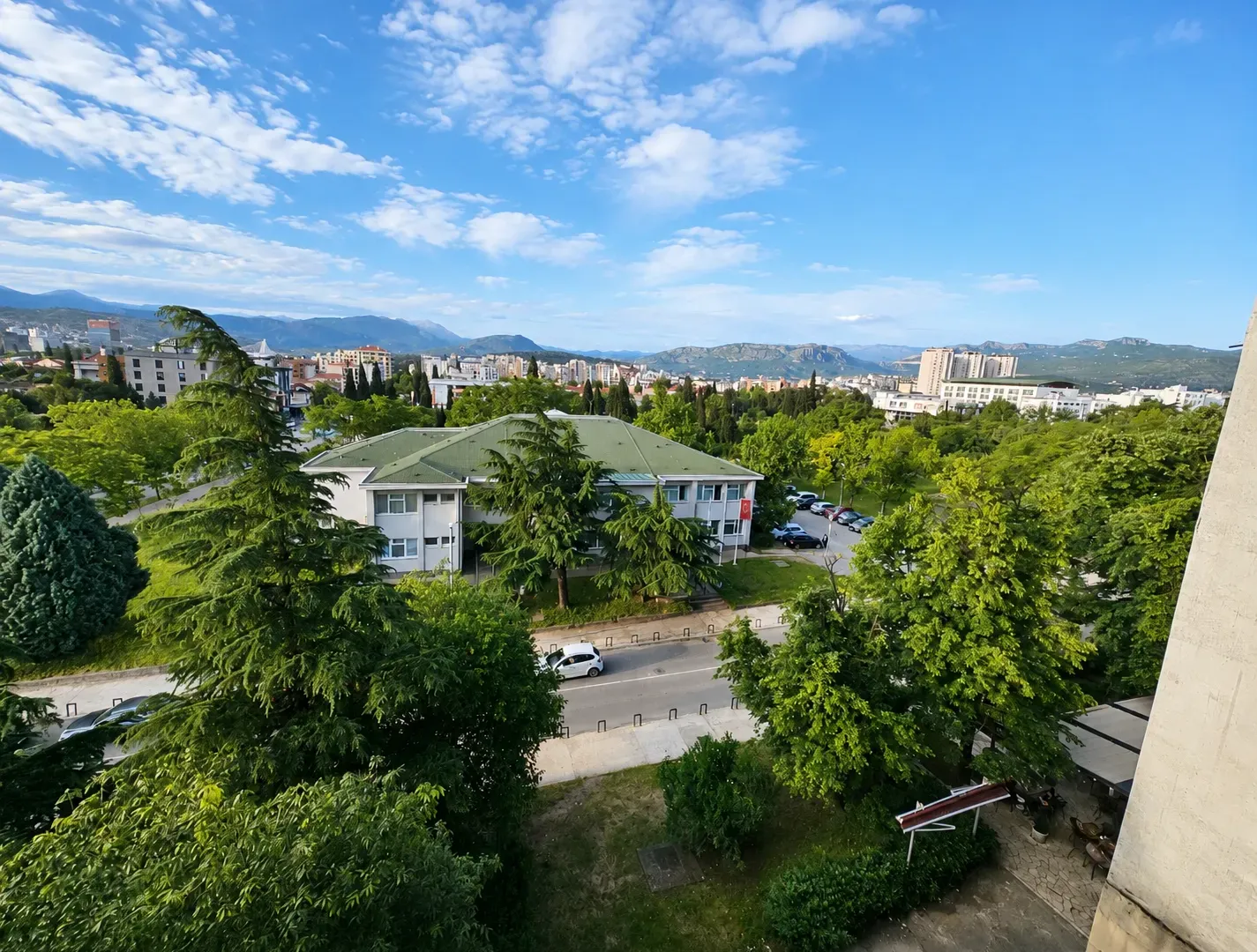 Izdavanje, dvosoban stan, 70m², Pobrežje, Podgorica