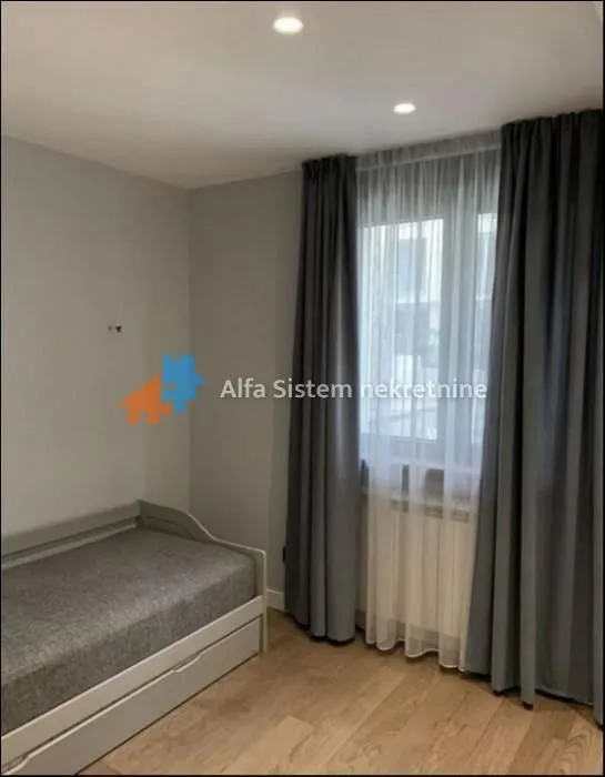 Rent, three bedroom apartment, 91m², Skadarlija, Beograd