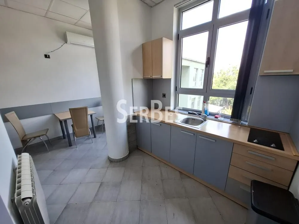 Sale, office space, 736m², Salajka, Novi Sad Sve Podlokacije