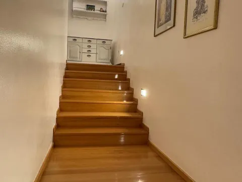 Izdavanje, stan, 142m², Vezirov Most, Podgorica - image 9