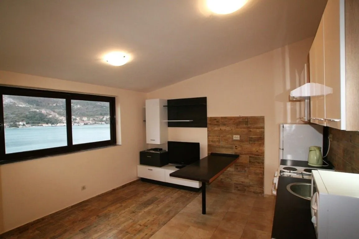Prodaja, kuća, 210m², Opatovo, Tivat