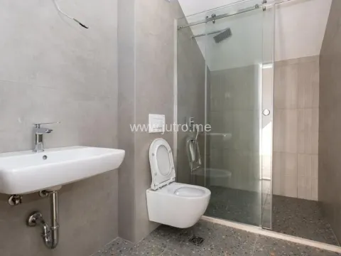 Sale, three bedroom apartment, 130m², Podgorica, Crna Gora - image 9