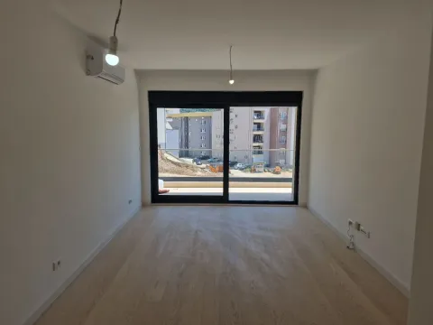 Sale, two bedroom apartment, 77m², Budva, Crna Gora - image 24