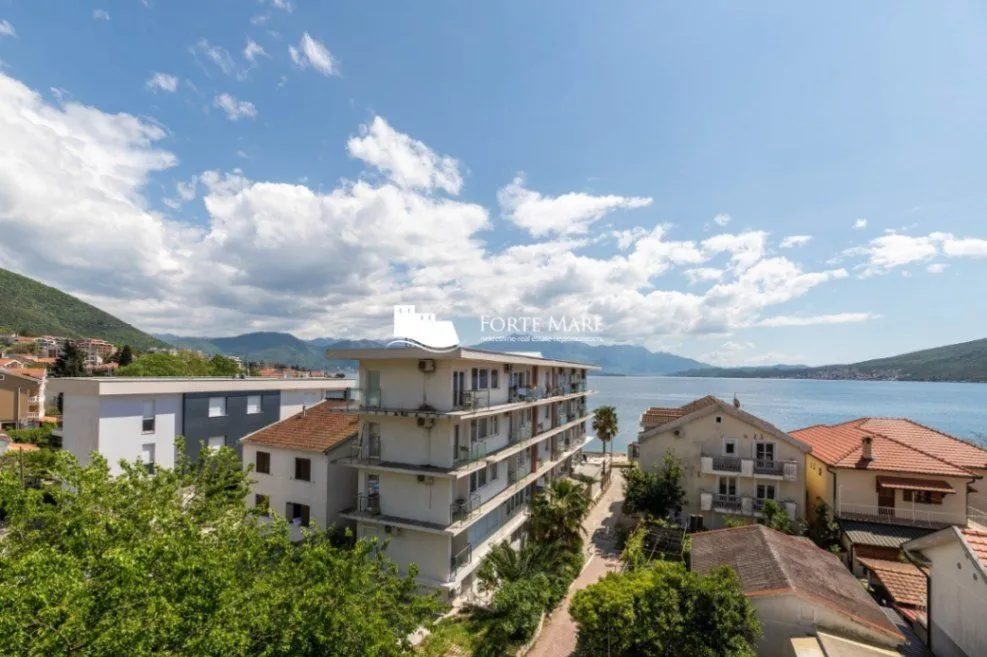 Prodaja, dvosoban stan, 109m², Đenovići, Herceg Novi