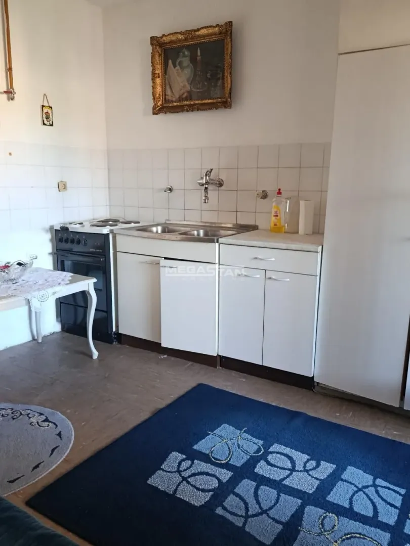 Izdavanje, jednosoban stan, 52m², Karaburma, Palilula Sve Podlokacije