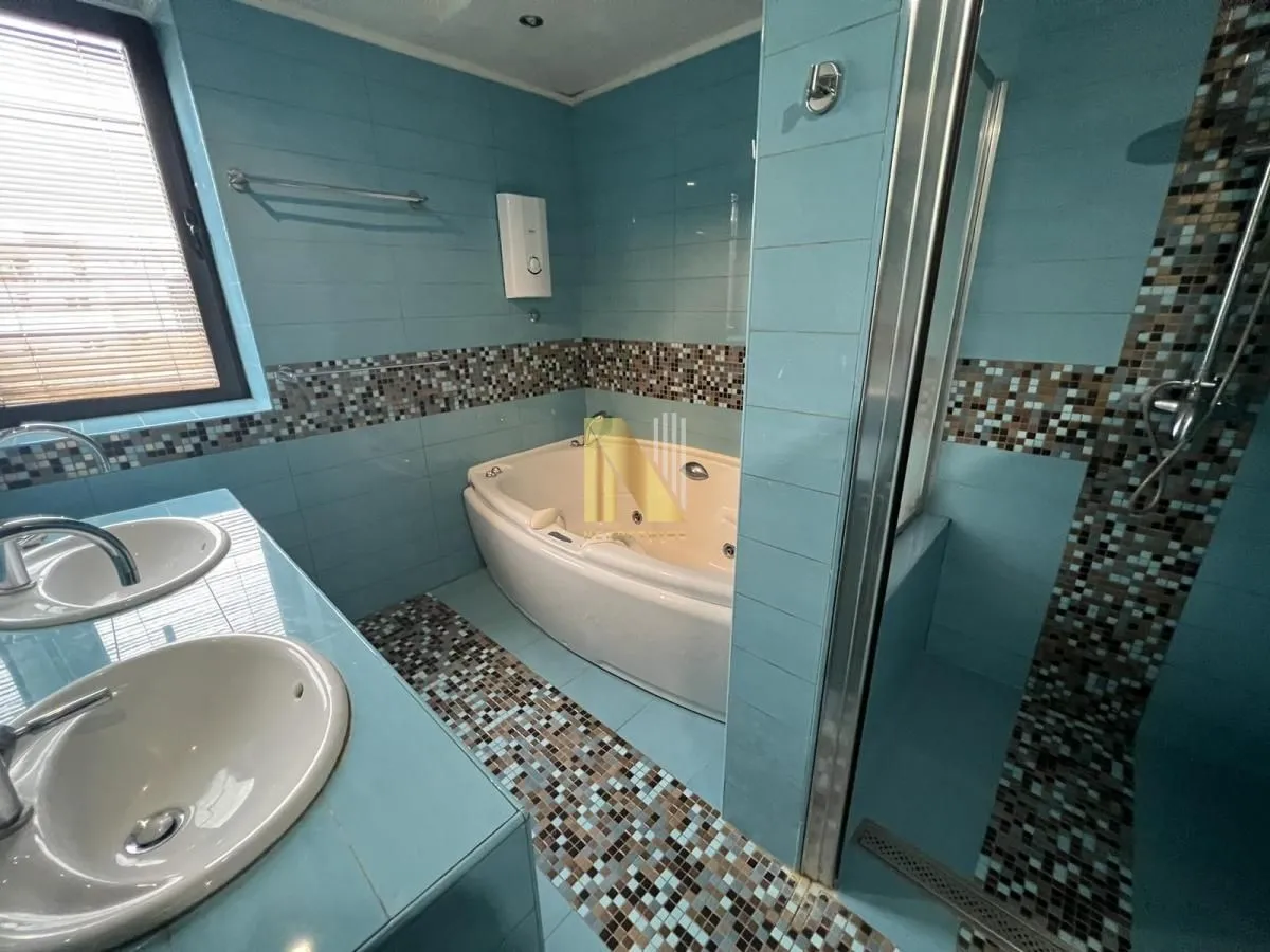 Prodaja, stan, 174m², Bulevar Oslobodjenja, Novi Sad Sve Podlokacije