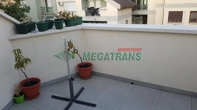 Prodaja, stan, 174m², Bulevar Oslobodjenja, Novi Sad Sve Podlokacije