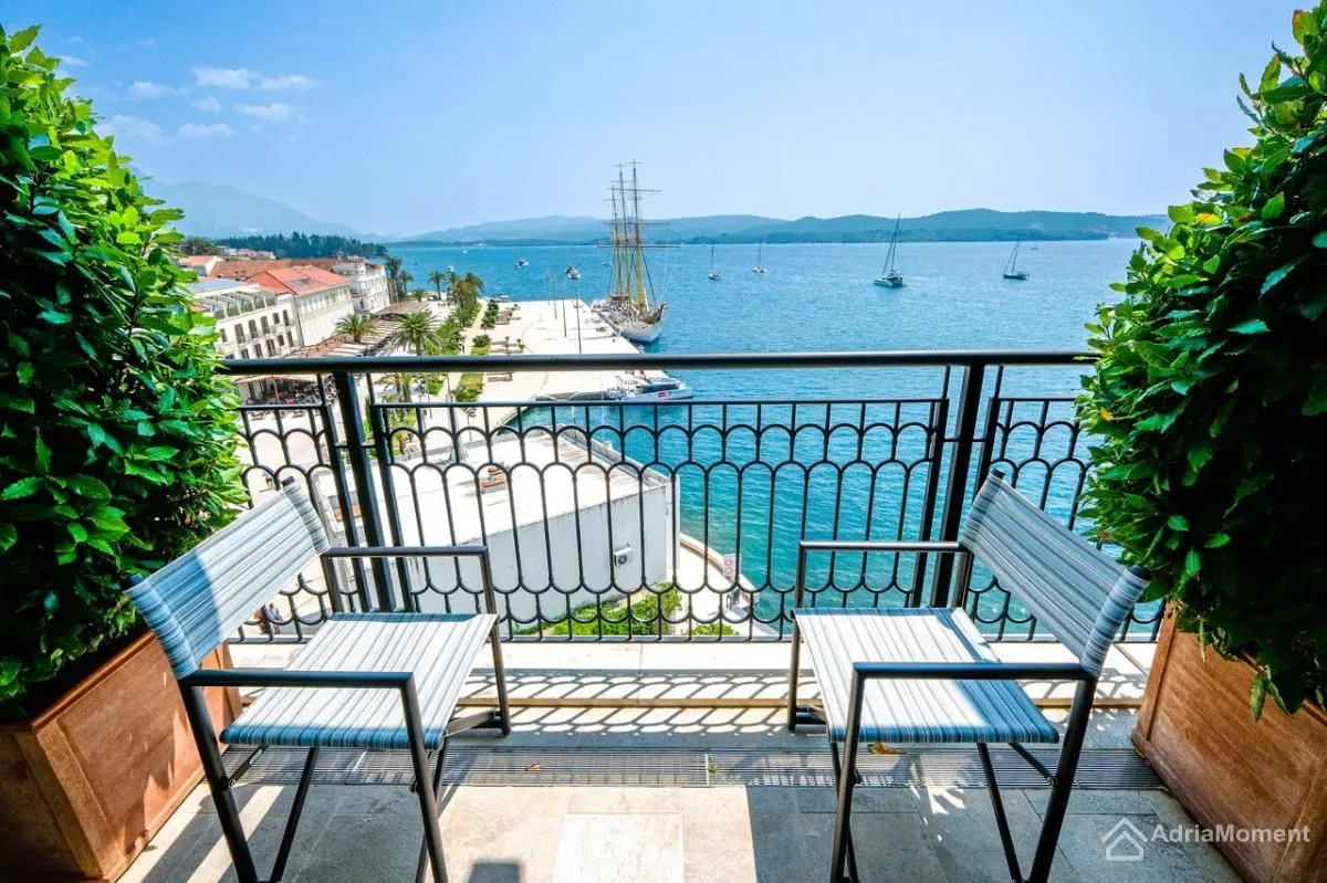 Prodaja, dvosoban stan, 116m², Porto Montenegro, Tivat