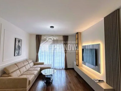 Izdavanje, dvosoban stan, 70m², Master Kvart, Podgorica - image 2