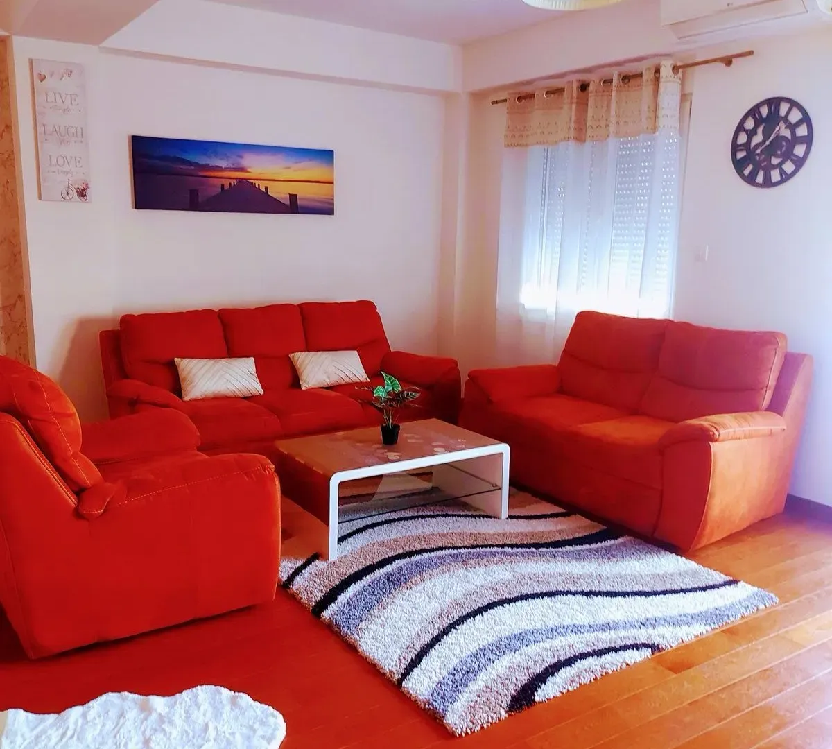 Izdavanje, dvosoban stan, 65m², Ljubović, Podgorica