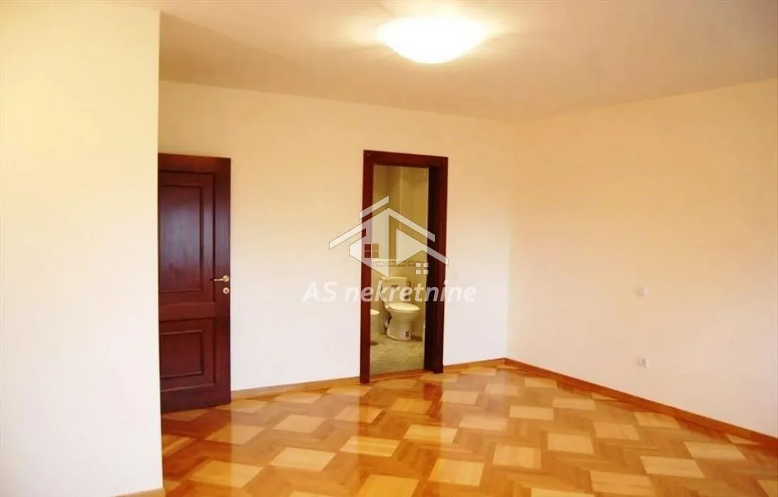 Rent, apartment, 250m², Savski Venac, Beograd