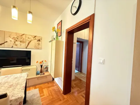 Prodaja, četvorosoban stan, 85m², Soho City, Bar - image 14