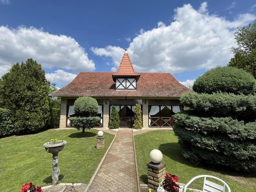 Prodaja, kuća, 456m², Palić, Subotica