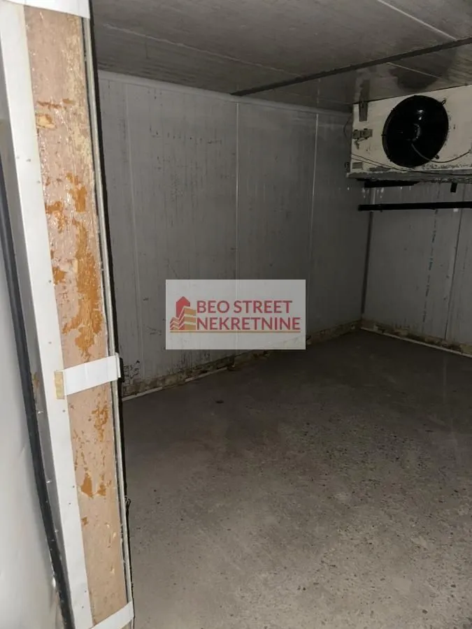 Izdavanje, poslovni prostor, 160m², Surčin, Beograd