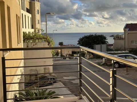 Sale, one bedroom apartment, 52m², Bečići, Budva - image 12