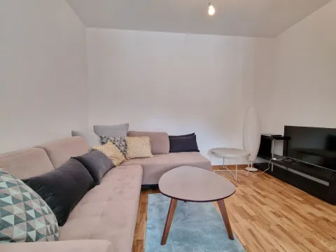 Izdavanje, jednosoban stan, 35m², Bečići, Budva - image 6