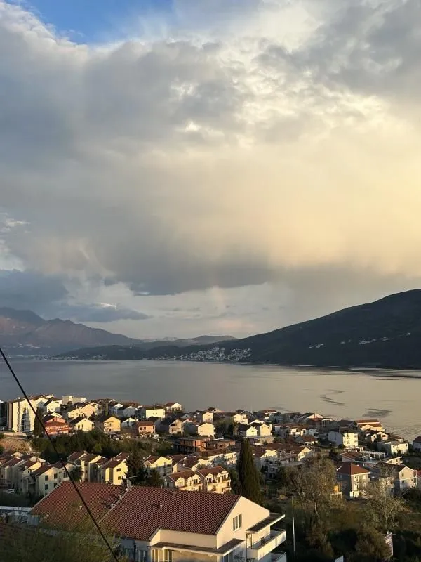 Prodaja, jednosoban stan, 50m², Đenovići, Herceg Novi