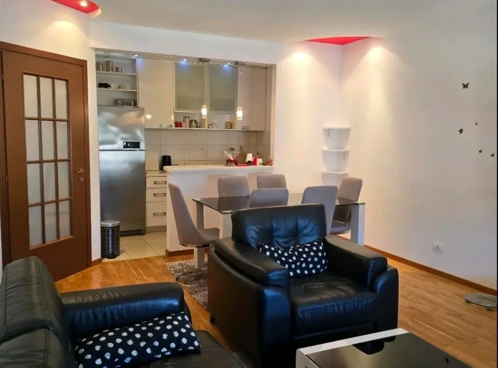 Izdavanje, jednosoban stan, 53m², City Kvart, Podgorica