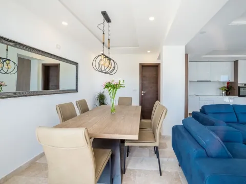 Sale, house, 170m², Bečići, Budva - image 12