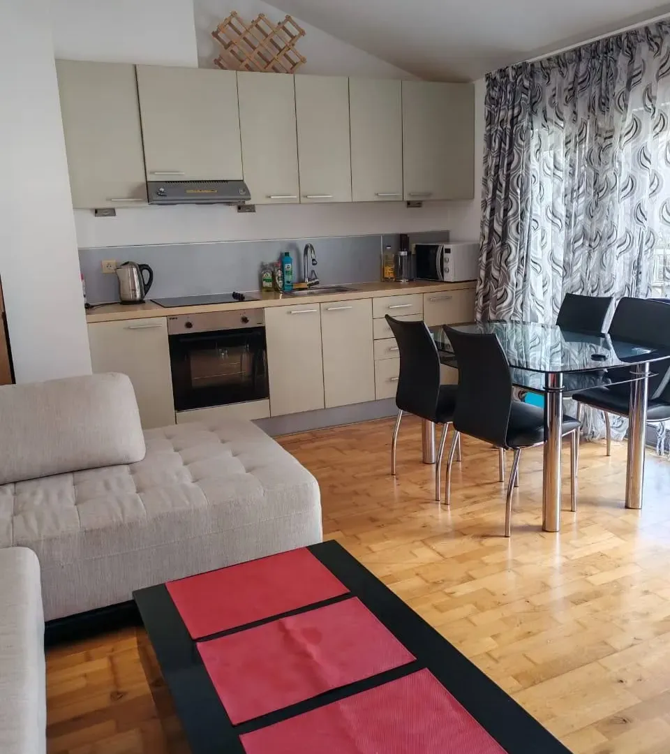 Prodaja, dvosoban stan, 77m², Pržno, Budva
