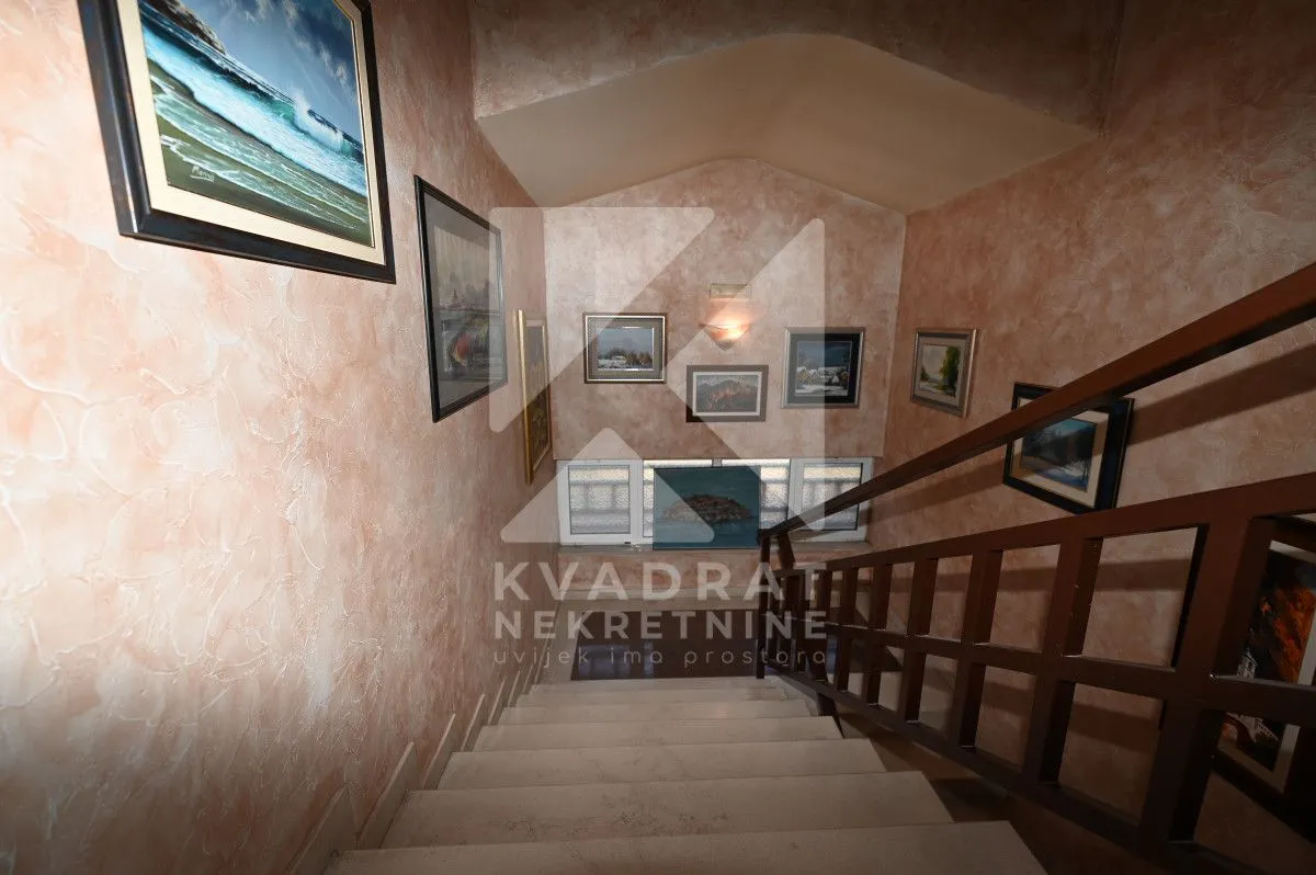 Prodaja, kuća, 250m², Donja Gorica, Podgorica