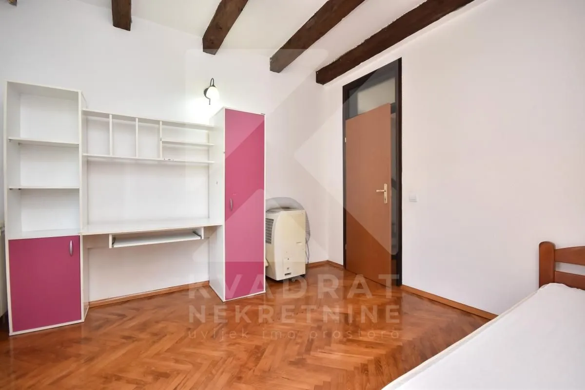 Izdavanje, kuća, 250m², Stari Aerodrom, Podgorica