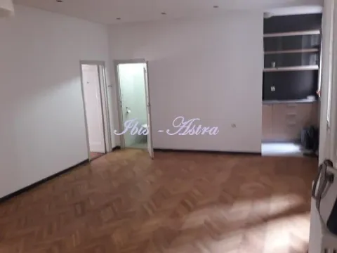 Izdavanje, trosoban stan, 70m², Stari Grad, Beograd - image 2