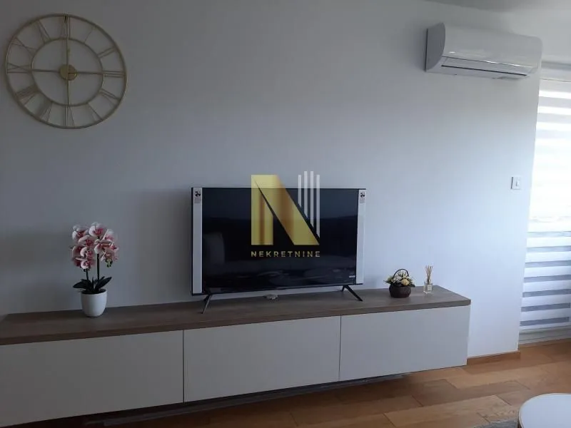 Izdavanje, dvosoban stan, 47m², Grbavica, Novi Sad Sve Podlokacije