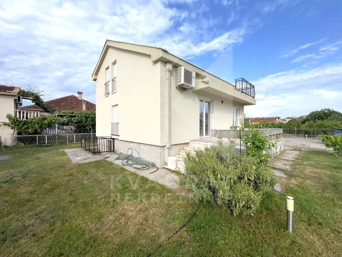 Rent, house, 80m², Gornja Gorica, Podgorica