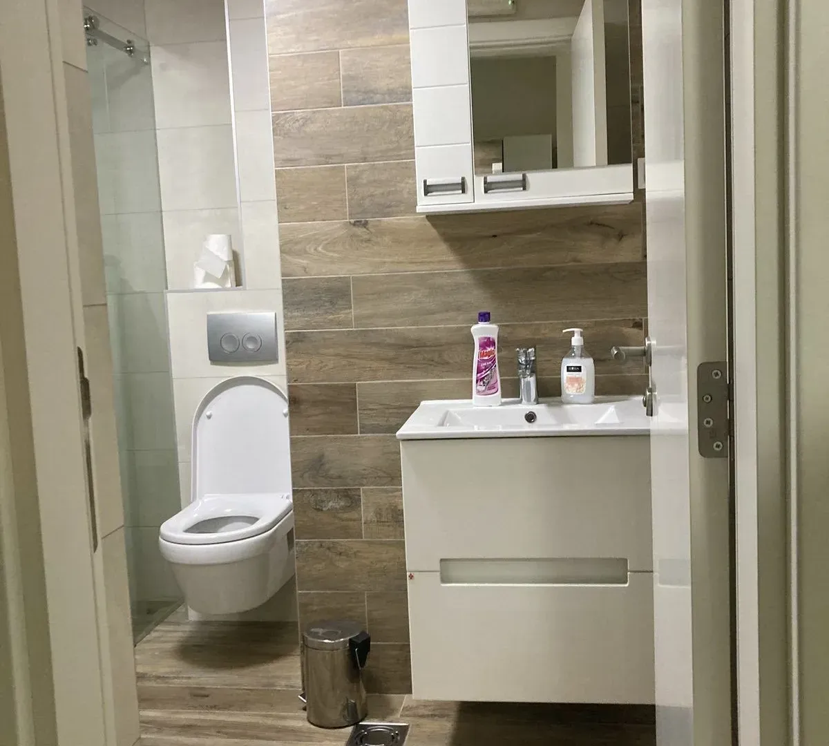Izdavanje, jednosoban stan, 44m², Zemun Sve Podlokacije, Beograd