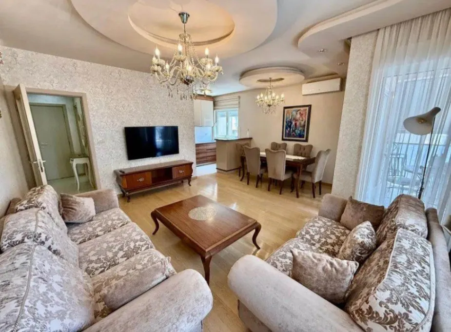 Izdavanje, trosoban stan, 100m², City Kvart, Podgorica