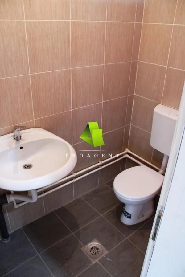 Rent, office space, 750m², Palilula, Niš