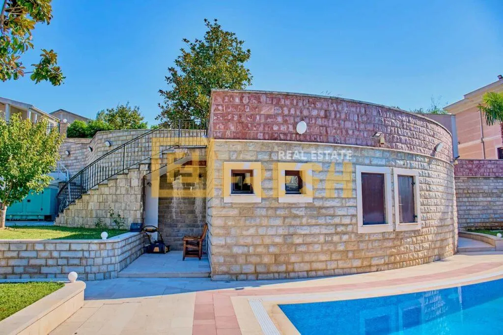 Sale, house, 300m², Zagorič, Podgorica