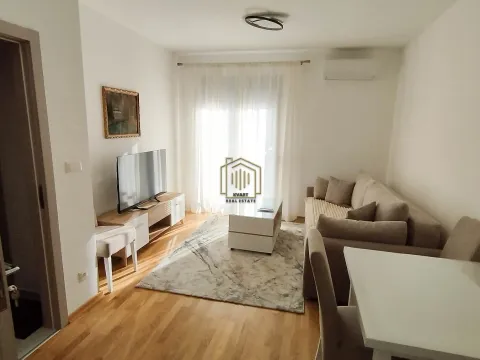 Izdavanje, jednosoban stan, 40m², Zabjelo, Podgorica - image 1