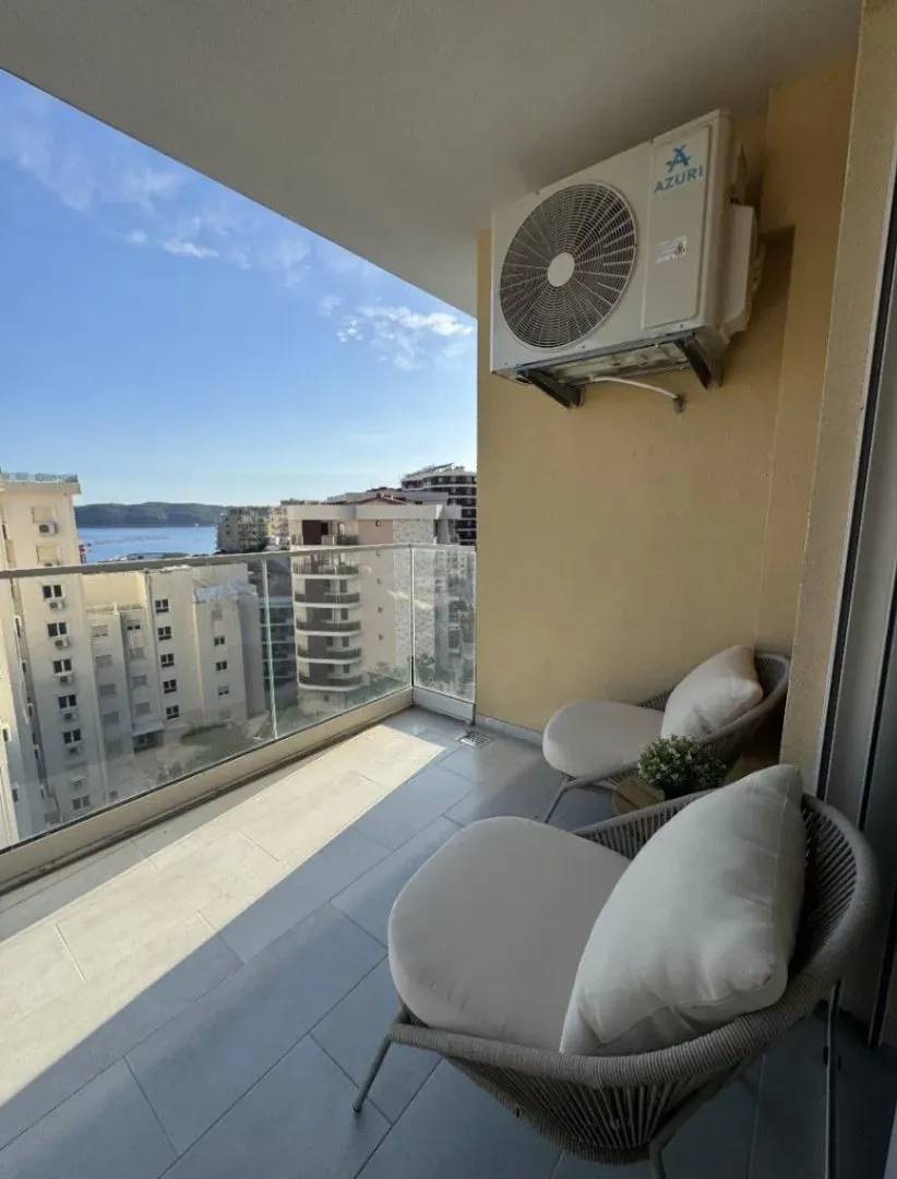 Sale, two bedroom apartment, 74m², Bečići, Budva