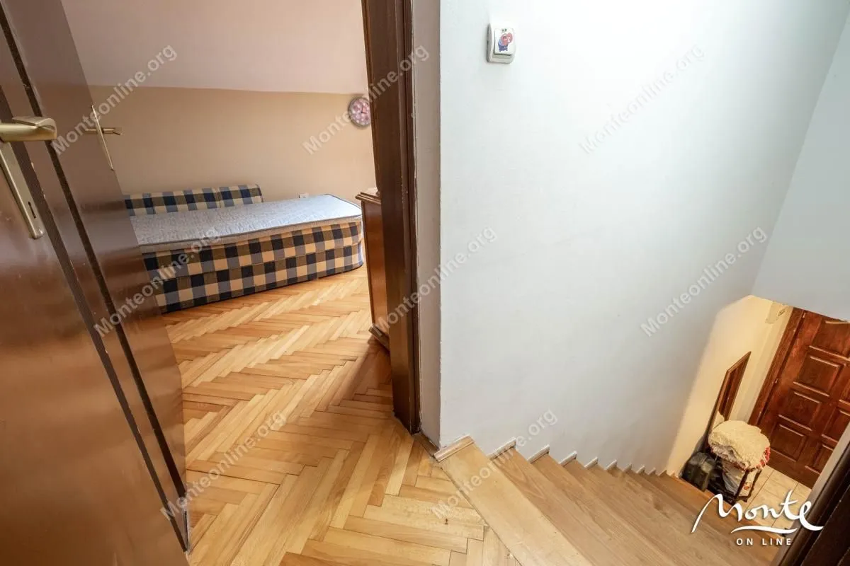 Prodaja, trosoban stan, 63m², Tivat, Crna Gora