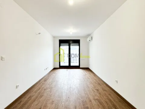 Izdavanje, dvosoban stan, 64m², Tološka šuma, Podgorica