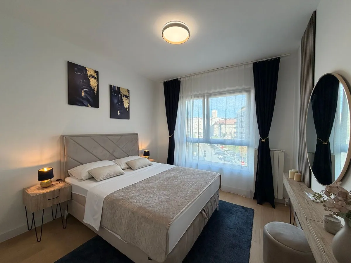 Izdavanje, dvosoban stan, 54m², Beograd Na Vodi, Beograd