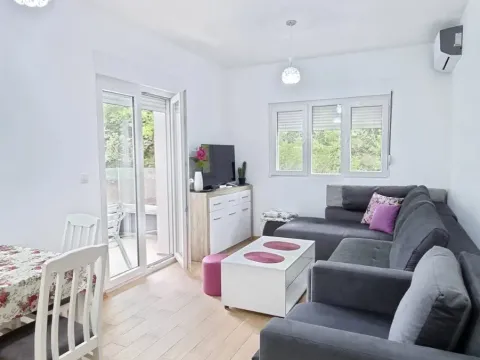 Izdavanje, garsonjera, 30m², Budva, Crna Gora - image 5