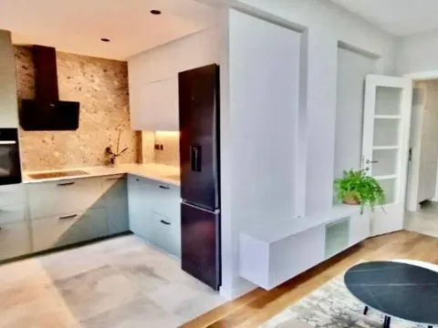 Izdavanje, dvosoban stan, 70m², Tivat, Crna Gora - image 2