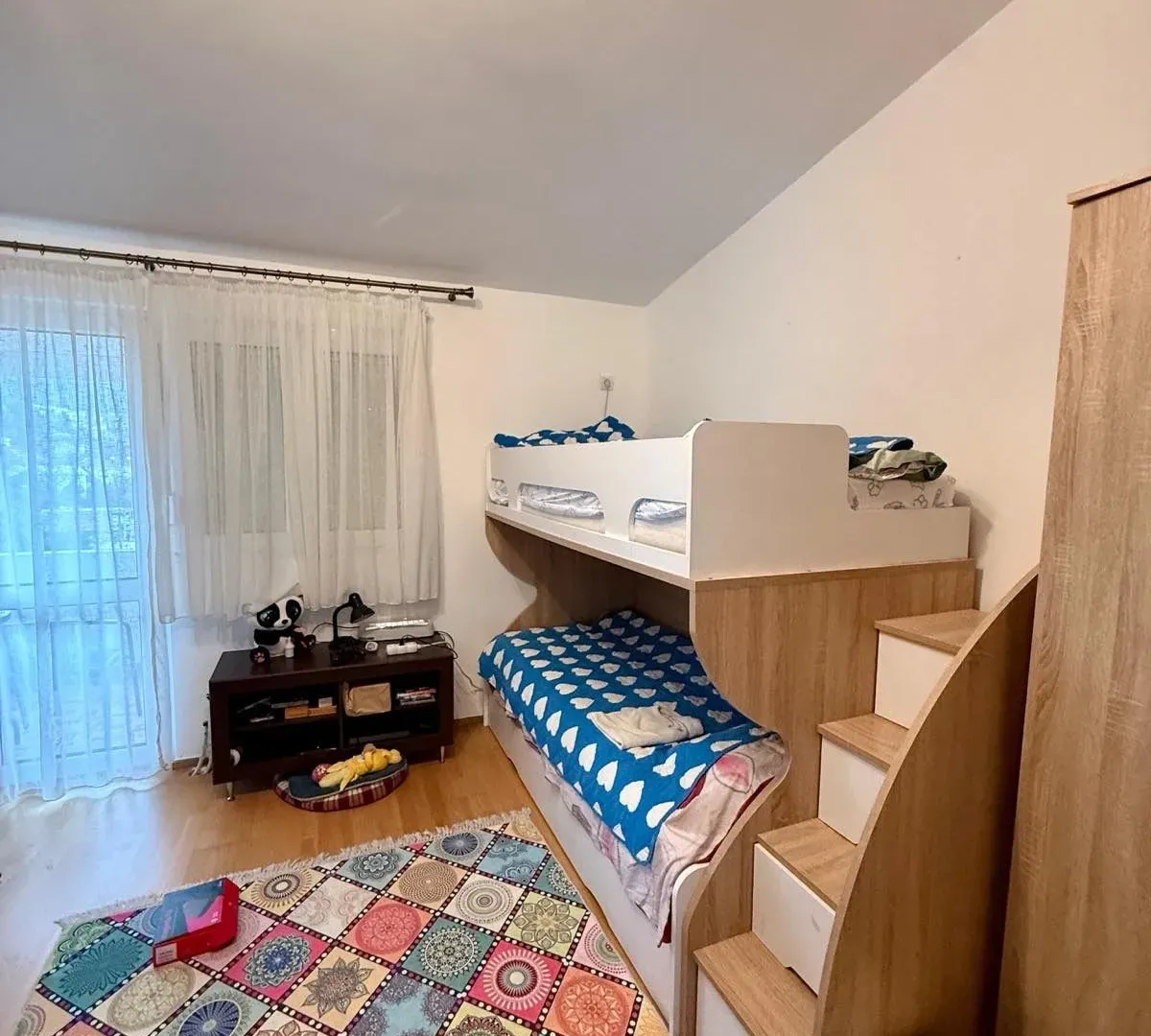 Rent, three bedroom apartment, 140m², Sutomore, Bar