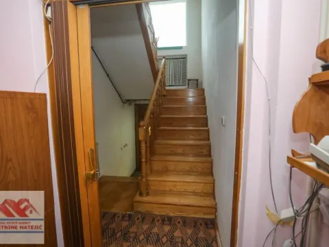 Sale, house, 300m², Kragujevac, Srbija - image 26