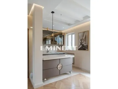 Izdavanje, trosoban stan, 128m², Stari Grad, Beograd - image 9