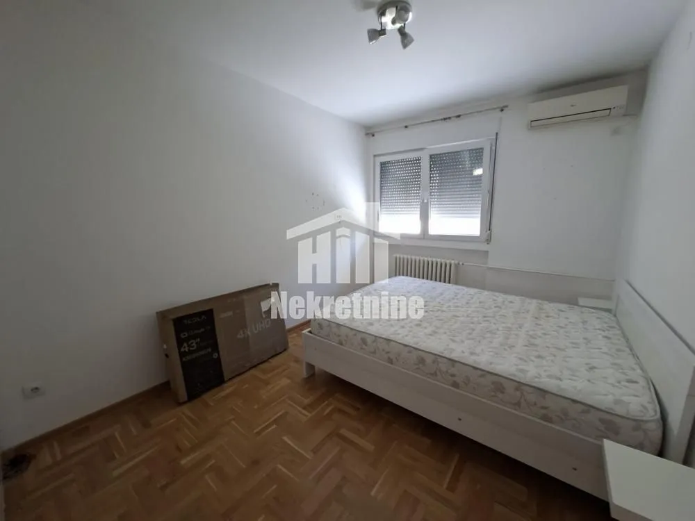 Izdavanje, trosoban stan, 72m², Julino Brdo, Beograd