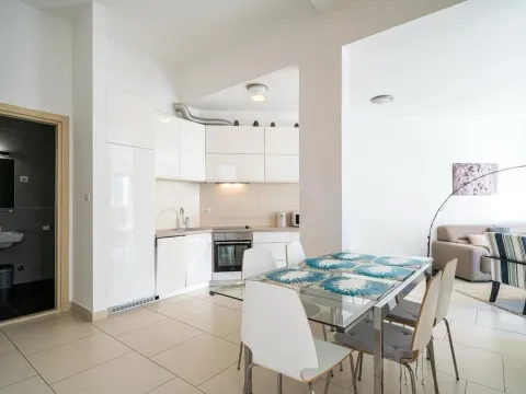 Prodaja, dvosoban stan, 84m², Morinj, Kotor - image 9