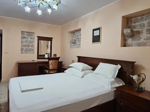 Rent, house, 350m², Blizikuće, Budva - image 3