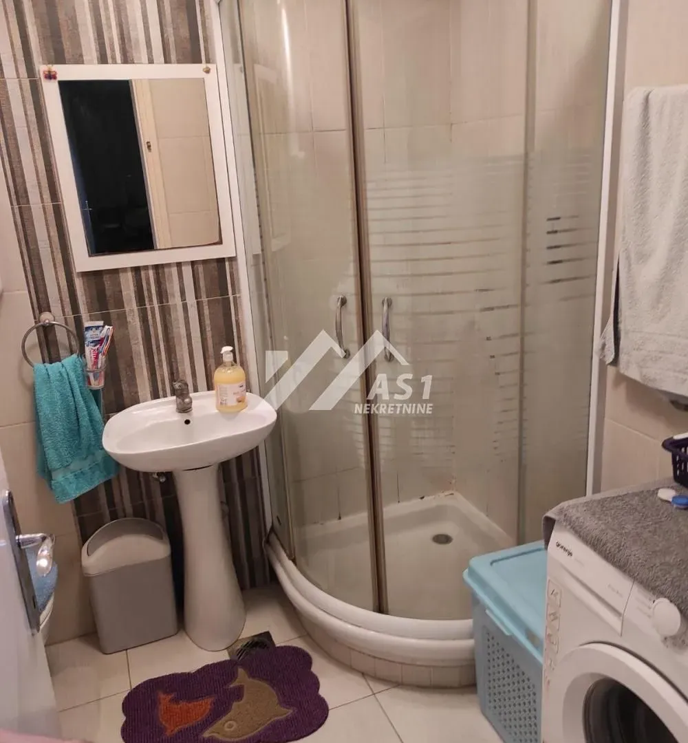 Izdavanje, trosoban stan, 60m², Železnička Stanica, Novi Sad Sve Podlokacije