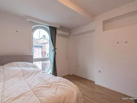 Prodaja, četvorosoban stan, 106m², Vračar, Šid - image 7