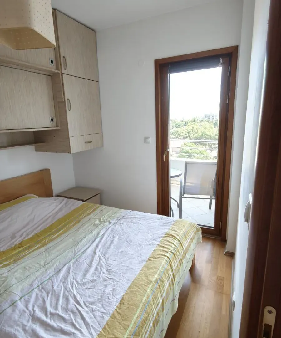 Rent, one bedroom apartment, 40m², Pobrežje, Podgorica